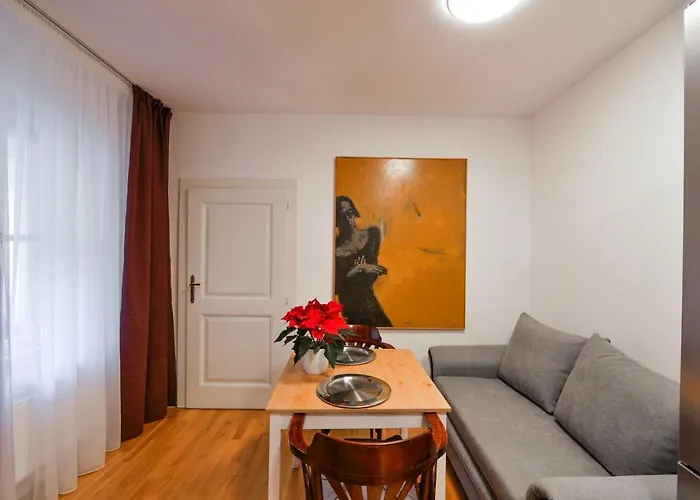 Apartment Romantic Near Charles Bridge